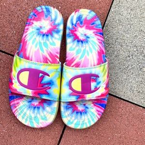 Champion slides women’s size 7